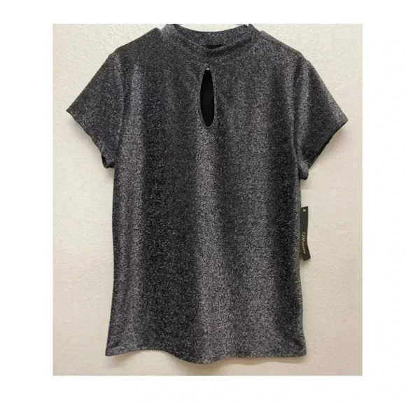 🆕Cut Out High Neck Form Glitter Top 3X🆕 - Picture 2 of 7